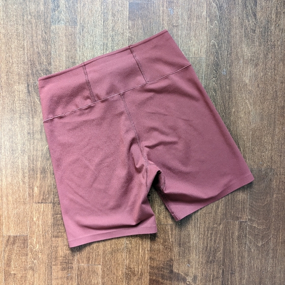 Uniqlo 6.5 Inch AIRism Soft Biker Shorts in Dark Orange Size Small - Picture 3 of 6